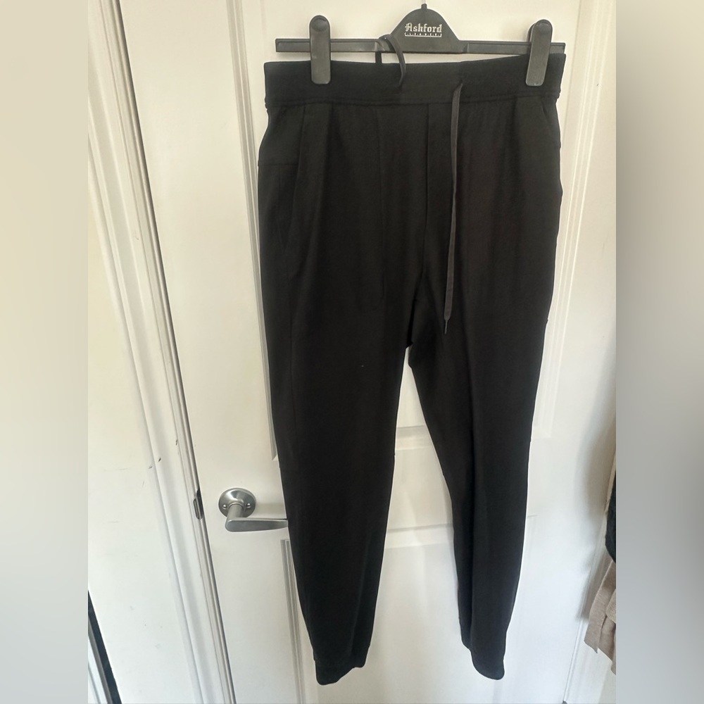 lululemon athletica Men's Black Tapered Drawstring Pants